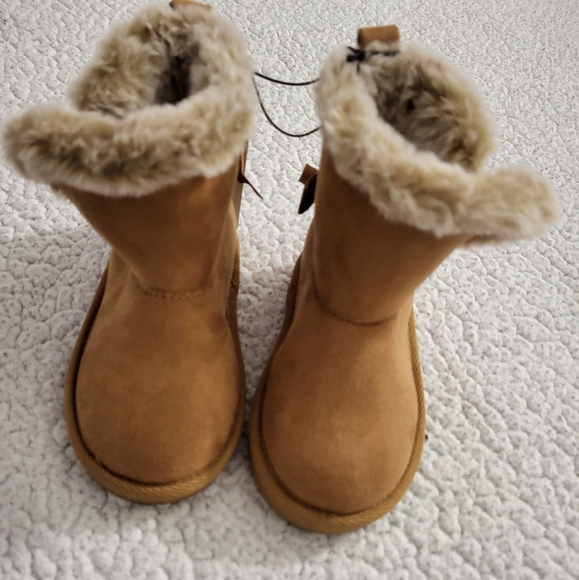 Other - Cozy Tan Kids Boots